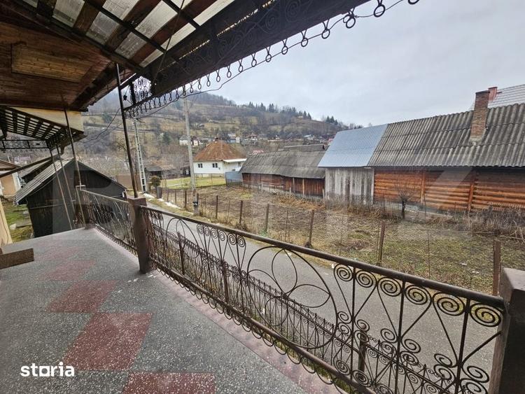 Casă cu 4 camere decomandat cu Teren 500 Mp în Roșia Montană