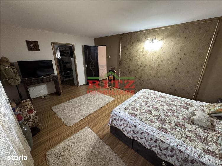 Casă cu 4 camere în Central
