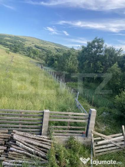 Casă cu 4 camere cu Teren 1471 Mp în Budacu de Sus