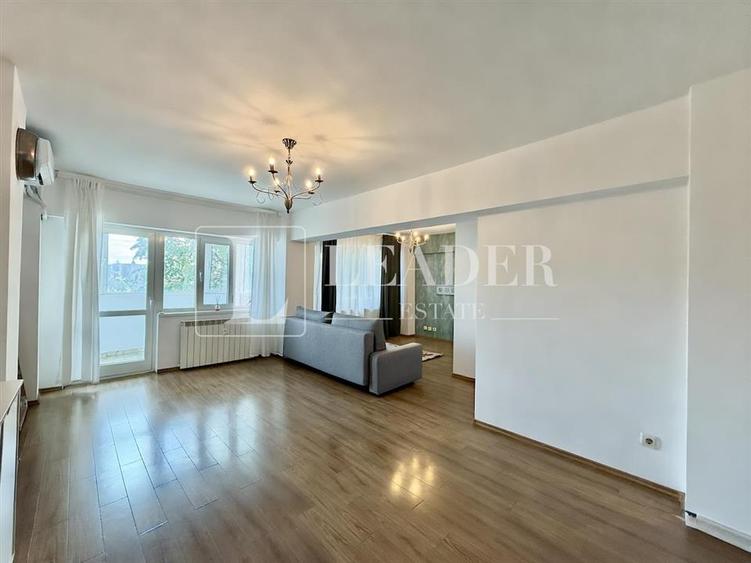 Apartament cu 4 camere decomandat, mobilat în Central