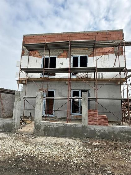 Casă cu 4 camere cu Teren 200 Mp în Pantelimon