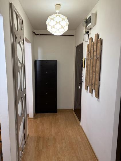 Apartament cu 2 camere semidecomandat în Gorjului