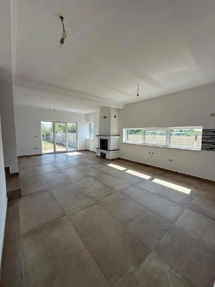 Casă cu Teren 450 Mp în Central