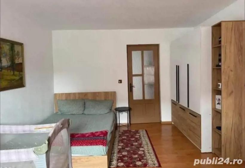 Casă cu 5 camere cu Teren 3 Mp în Central