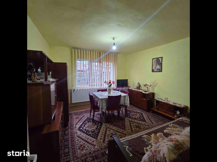Casă cu 5 camere cu Teren 400 Mp în Central