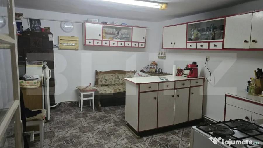 Casă cu 6 camere cu Teren 444 Mp în Nord