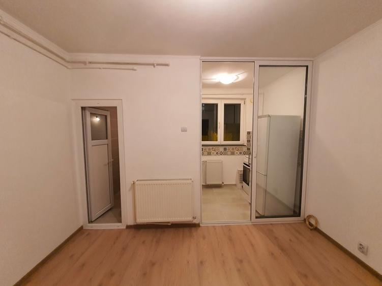 Garsonieră decomandată în Rahova