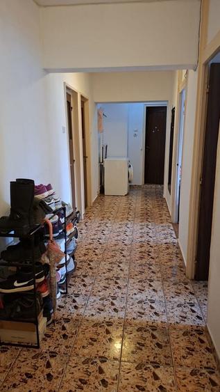 Apartament cu 3 camere decomandat în Rahova