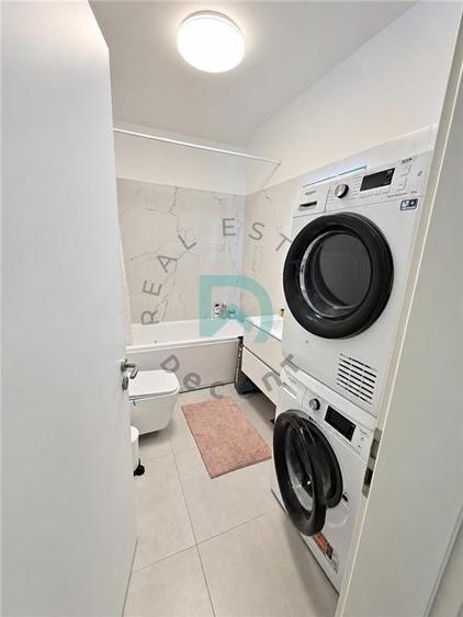 Apartament cu 3 camere decomandat în Tractorul