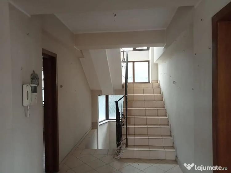 Casă cu 4 camere cu Teren 500 Mp în Bd. Coșbuc