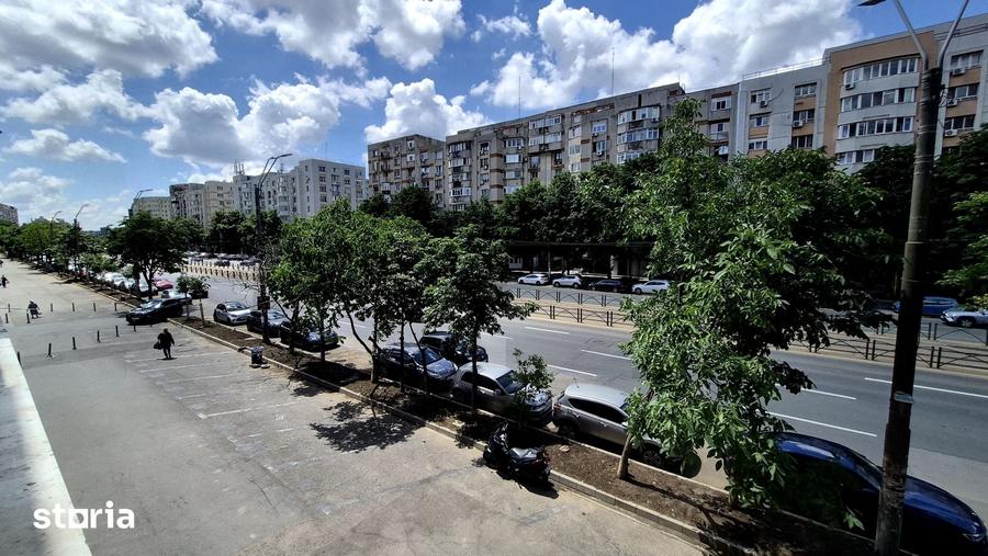 Apartament cu 3 camere decomandat în Vatra Luminoasă