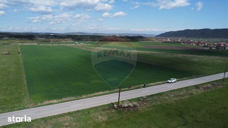 Teren de 8600 mp, în Iclod