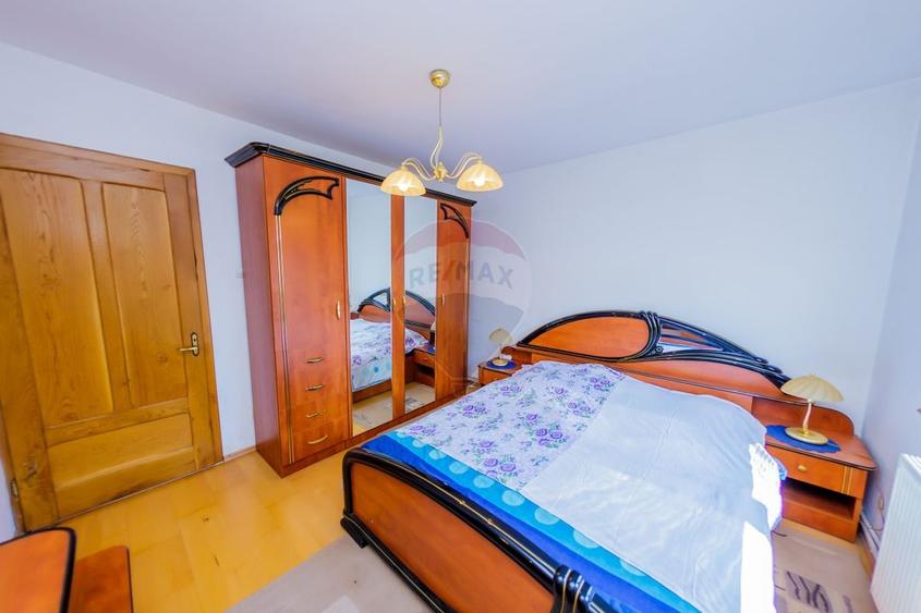 Apartament cu 4 camere decomandat, mobilat în Republicii