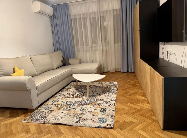 Apartament cu 4 camere decomandat în Ultracentral