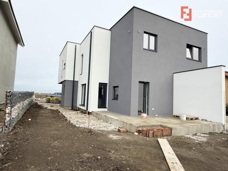 Duplex cu 4 camere cu Teren 292 Mp în Săcălaz