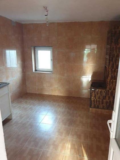 Casă cu 4 camere în Deveselu