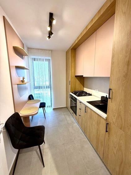 Apartament cu 2 camere decomandat în Titan