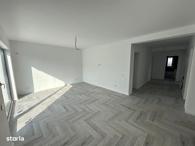Casă cu 4 camere cu Teren 400 Mp în Clinceni