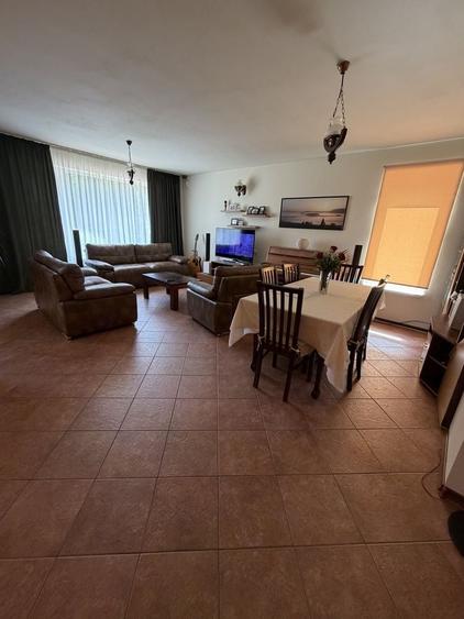 Casă cu 4 camere în Mintia