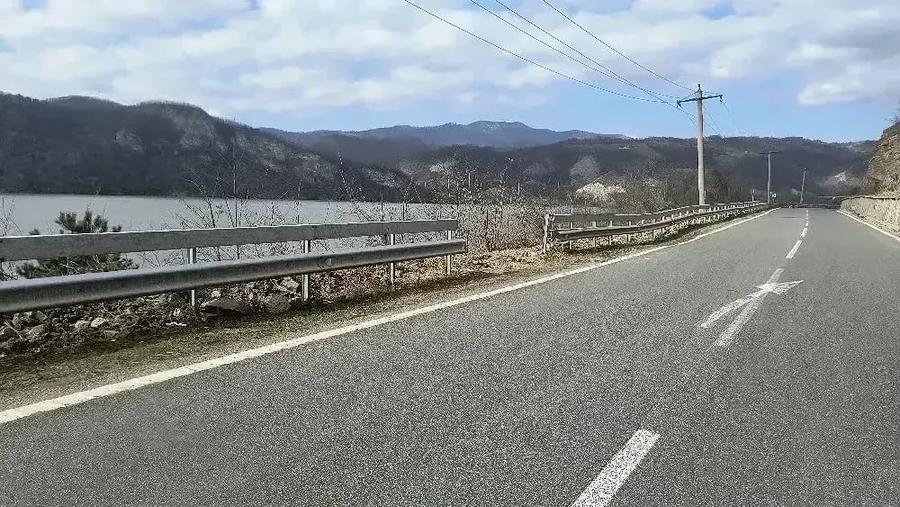 Teren de 1015 mp, în Svinița