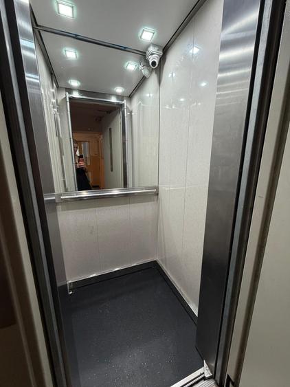 Apartament cu 3 camere semidecomandat în Dristor