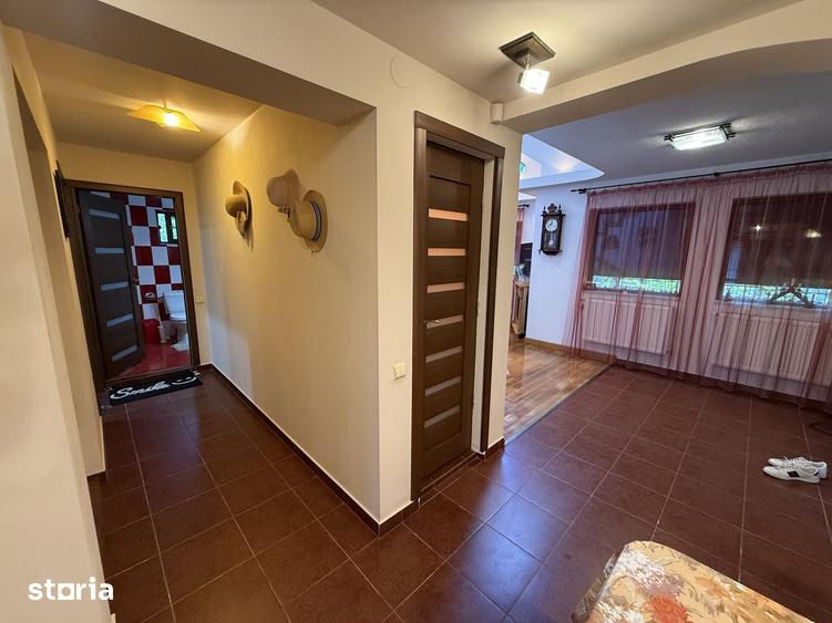 Casă cu 4 camere cu Teren 1700 Mp în Central