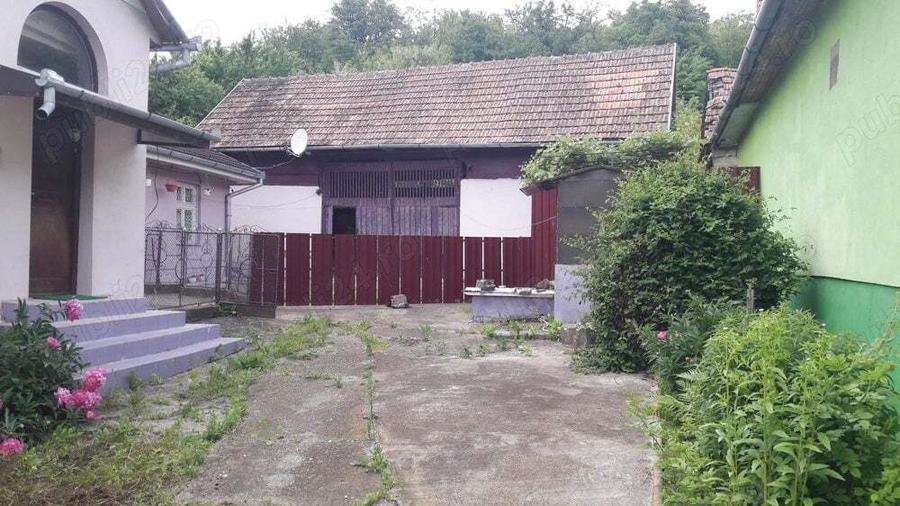Casă cu 3 camere în Ciugud