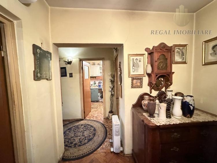 Apartament cu 3 camere decomandat, mobilat în Tineretului