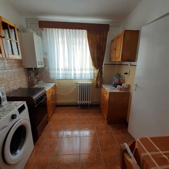 Apartament cu 2 camere semidecomandat în Cetate
