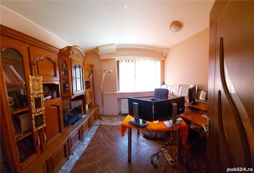 Casă cu 5 camere cu Teren 205 Mp în Central