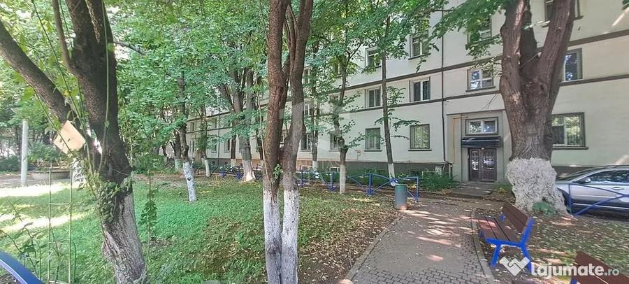 Garsonieră decomandată în Brâncoveanu