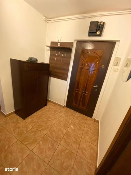 Apartament cu 2 camere decomandat în Micro 6