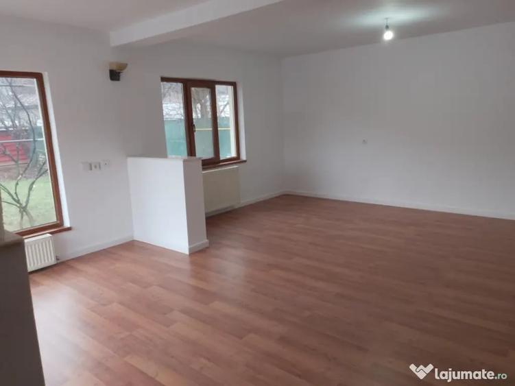Casă cu 3 camere în Central