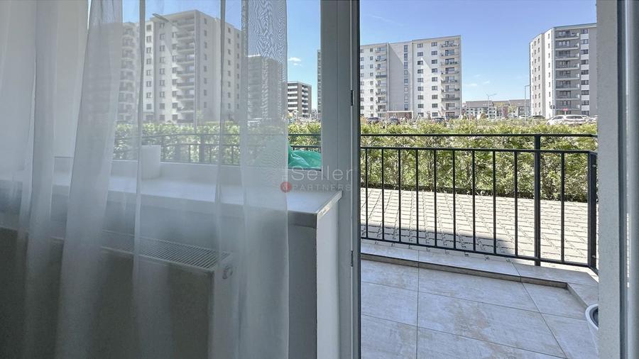 Apartament cu 3 camere decomandat, mobilat în Tractorul