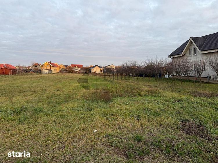 Teren de 1150 mp, în Sânmartin