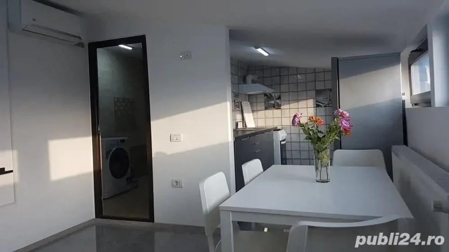 Apartament cu 2 camere decomandat în Valu lui Traian