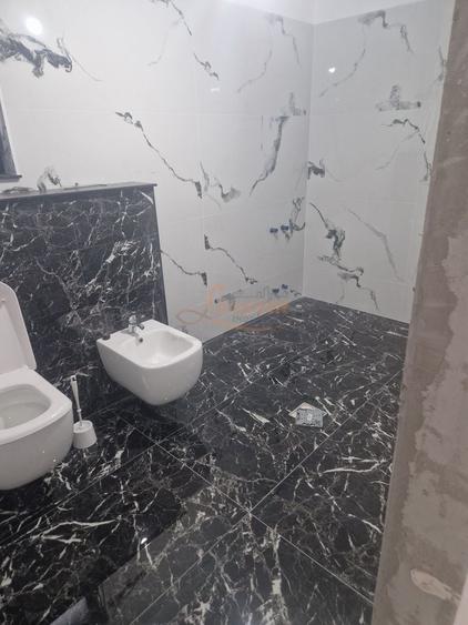 Casă individuală cu 4 camere cu Canalizare în Cristian
