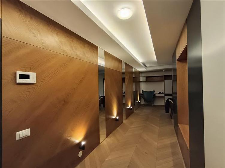 Apartament cu 2 camere semidecomandat, mobilat în Central