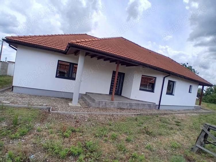 Casă în Berini