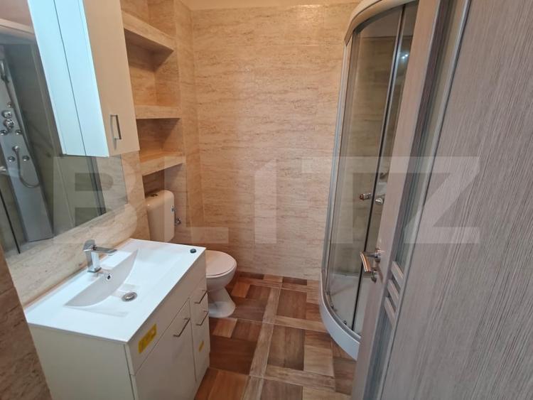 Apartament cu 3 camere semidecomandat, mobilat în Florești