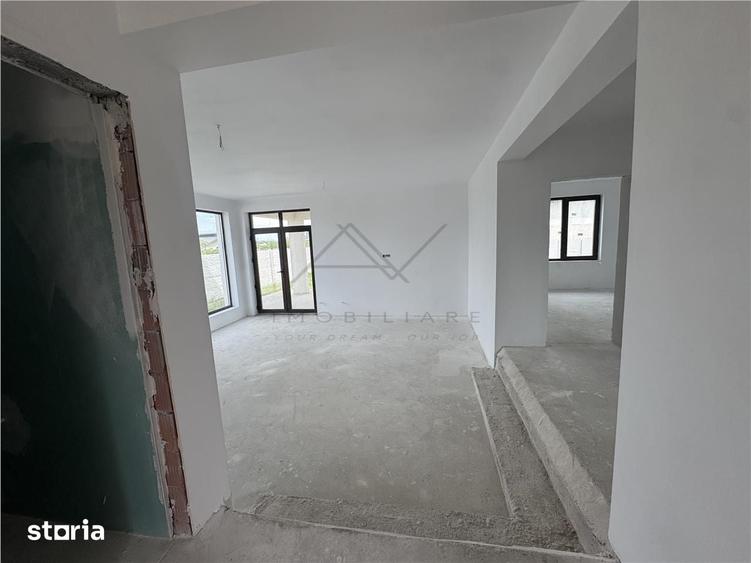 Casă cu 7 camere cu Teren 550 Mp în Ciorogârla