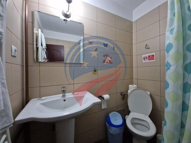 Hotel/Pensiune, de 871 mp, în Eșelnița