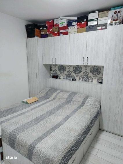 Apartament cu 3 camere semidecomandat în Nufărul
