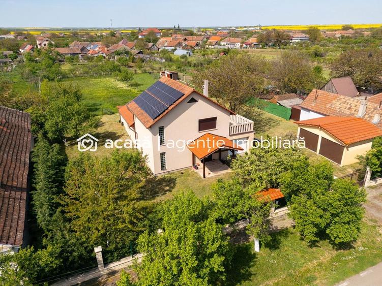 Casă individuală cu 4 camere cu Canalizare în Păuliș