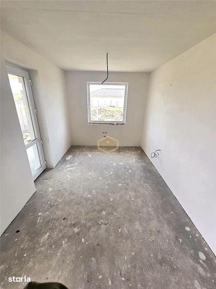 Casă cu 4 camere cu Teren 714 Mp în Burdea