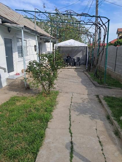 Casă cu 2 camere cu Teren 300 Mp în Central