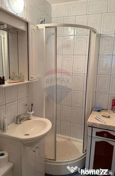 Apartament cu 3 camere decomandat în Sud