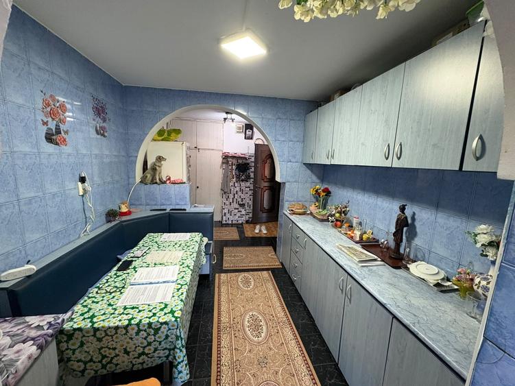 Apartament cu 3 camere decomandat, mobilat în Lujerului
