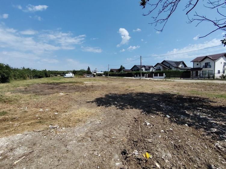 Teren de 2800 mp, în Valea Călugărească