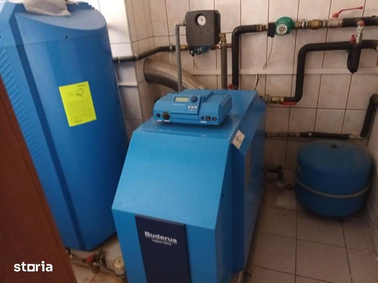 Casă cu 8 camere cu Teren 2530 Mp în Măneciu